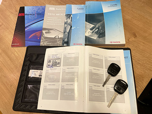 TOYOTA COROLLA / HOOLDUSRAAMAT / TÜV (14 foto / 15)