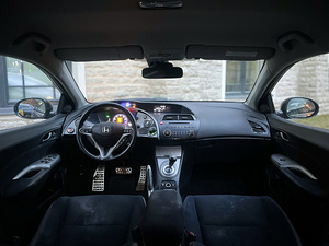 HONDA CIVIC / AUTOMAAT / ÜV 07.2025 (9 foto / 15)