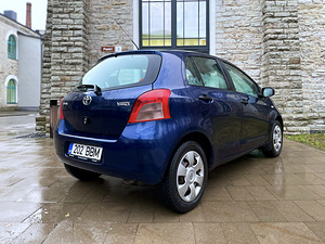 TOYOTA YARIS / BENSIIN 1.3 / ÜV 02.2025 (3 foto / 15)
