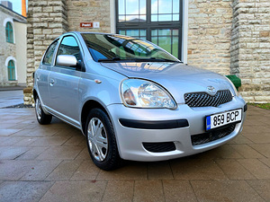 TOYOTA YARIS FACELIFT / AVARIIVABA / AUTOMAAT / ÜV 11.2025 (1 foto / 15)