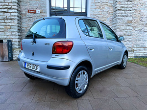 TOYOTA YARIS FACELIFT / AVARIIVABA / AUTOMAAT / ÜV 11.2025 (3 foto / 15)