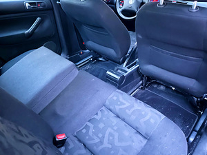 VOLKSWAGEN BORA / 1.9 DIISEL / ÜV 03.2025 (9 foto / 15)