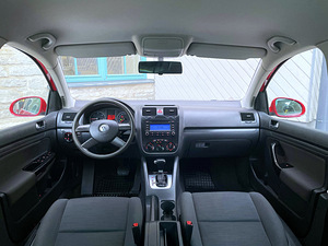 VOLKSWAGEN GOLF 5 / 1.9 DIISEL / AUTOMAAT / ÜV 10.2025 (10 foto / 15)
