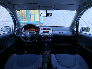 HONDA JAZZ / AUTOMAAT / ÜV 06.2025 (9 foto / 15)