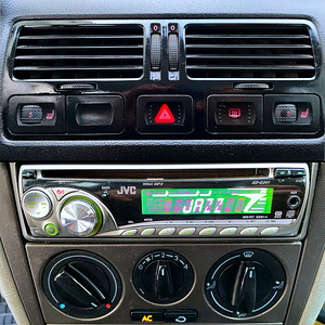 VOLKSWAGEN BORA / DIISEL / AVARIIVABA / ÜV 09.2025 (9 foto / 15)