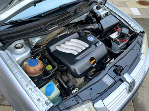 VOLKSWAGEN BORA / TÜV 03.2026 (7 foto / 15)