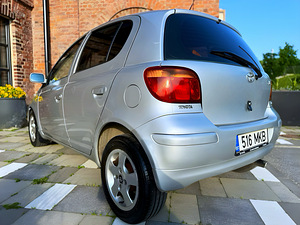 TOYOTA YARIS FACELIFT / AVARIIVABA / AUTOMAAT / A/C (4 foto / 15)
