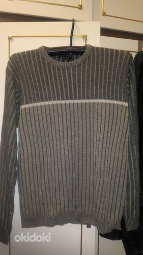 Тонкий мужской свитер в полоску (фото #2)