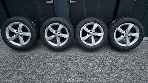 Оригинальный диск Audi 17" + Goodyear Polargrip Ice 225/60R1 (3 фото из 8)