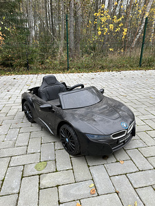 Laste elektriauto BMW i8 (1 foto / 2)