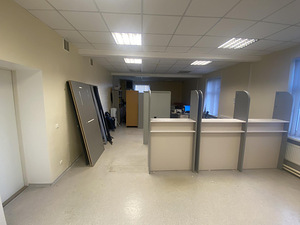 Müüa klaasvaheseintega kontorilaudu (2 foto / 2)