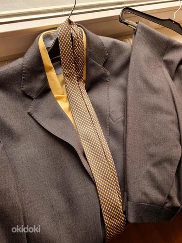 Мужской костюм + рубашка + галстук (фото #1)