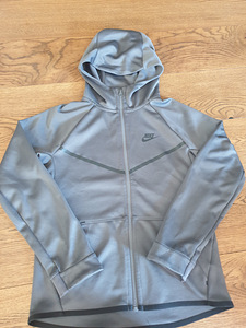 Спортивная кофта Nike (3 фото из 3)