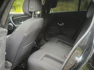 Renault megane (7 foto / 8)