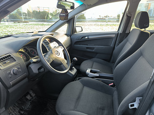 Opel zafira (8 foto / 10)