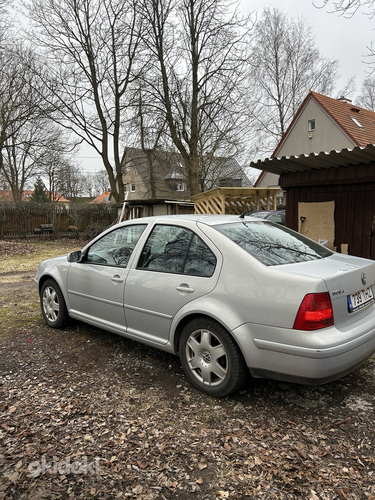 Volkswagen Bora V5 2.3 (фото #3)