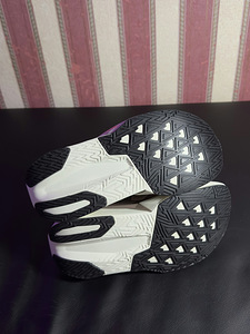 NEW BALANCE FUELCELL REBEL V5 (6 foto / 8)