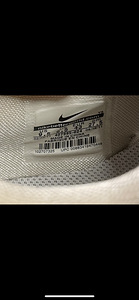 Кроссовки Nike (4 фото из 4)