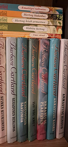 Продаются книги (3 фото из 8)