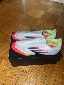 Adidas F50 jalgpallijalatsid (3 foto / 3)