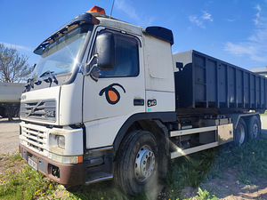 VOLVO FM12 MULTILIFT koos TREILERI ja kahe kastiga (2 foto / 4)