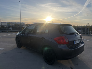 Toyota Auris (5 foto / 6)