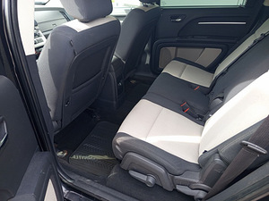 Dodge Journey. Jõuline mahtuniversaal maasturi välimusega! (9 foto / 14)