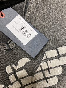 Armani мужские джемпера (6 фото из 9)