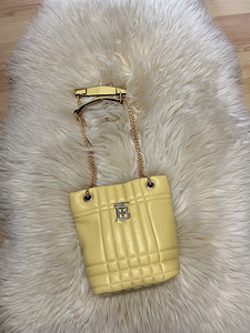 Burberry õlakotid (5 foto / 10)