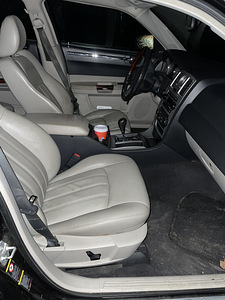 Chrysler 300c varuosadeks (5 foto / 5)