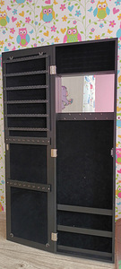 Шкаф с зеркалом (2 фото из 2)