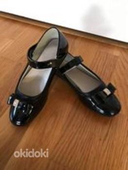 Лаковые туфли для девочек, размер 35 (21,5 см). В очень хорошем состоянии (фото #2)