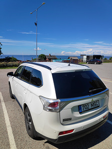 Mitsubishi Outlander 2012 2.0 110kw + LPG (3 foto / 6)