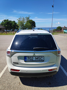 Mitsubishi Outlander 2012 2.0 110kw + LPG (4 foto / 6)