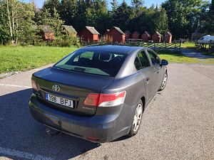 Toyota Avensis 2011 LPG Automaat (2 foto / 7)