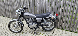 Yamaha SR400 (3 фото из 6)