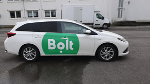Autorent Toyota Auris hybrid Lpg 2016 (6 foto / 7)