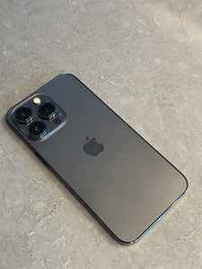 iPhone 13 Pro 256 ГБ Разбитое стекло (3 фото из 3)