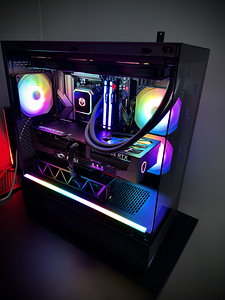Uus Ryzen 9 9900X3D RTX 5090 X870 64GB (2 foto / 5)