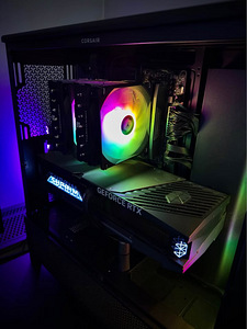 Ryzen 7 9800X3D RTX 5090 B650E 32GB (1 foto / 3)