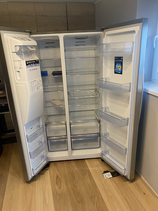 Hisense külmkapp jäämasiinaga (2 foto / 2)