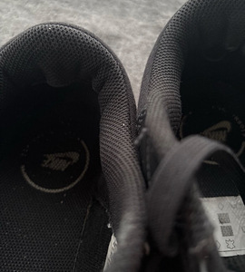 Кроссовки Nike 40,5 (5 фото из 6)