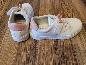 Кроссовки с. 29 (2 фото из 3)