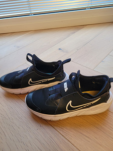 Nike размер 35 (3 фото из 5)