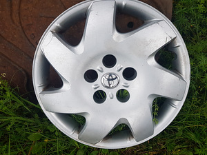 *Toyota*R16, ilukilbid (1tk) (1 foto / 1)