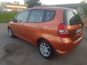 Honda Jazz-1.3(61kw)avt. (2 foto / 10)