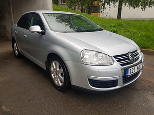 VW JETTA 1.6(75kw)2009. (1 foto / 14)