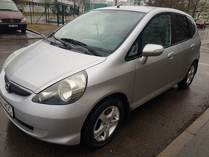 Honda Jazz 1.3(61кВт)автомат. (1 фото из 13)