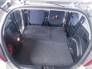 Honda Jazz 1.3(61кВт)автомат. (9 фото из 13)