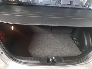 Honda Jazz 1.3(61кВт)автомат. (10 фото из 13)
